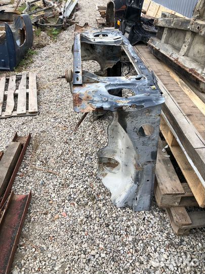 Nissan Patrol Y60 панель передняя телевизор