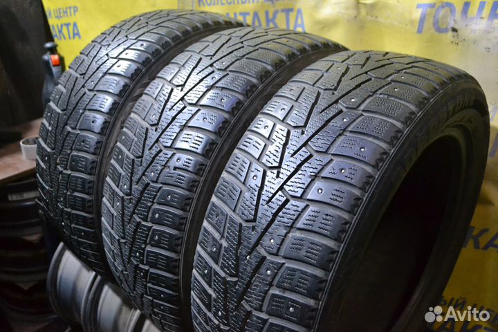 Roadstone Winguard WinSpike 215/55 R17