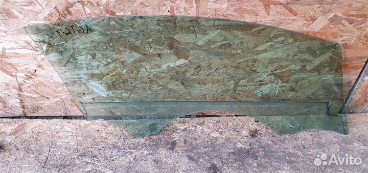 Стекло двери передней левой Opel Astra J GTC 2012