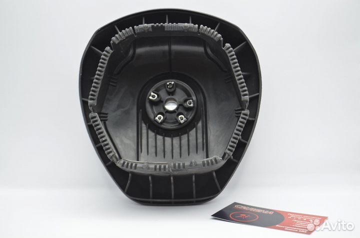 Рулевая накладка BMW F30 (с вырезами)