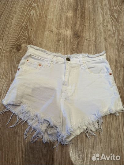 Шорты белые джинсовые