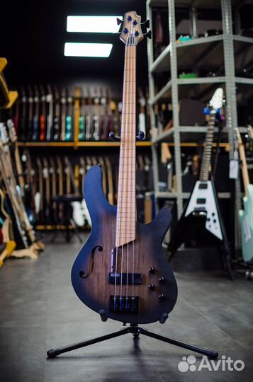 Безладовый бас Cort B4FL-mhpz-opta