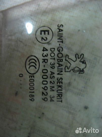 Стекло двери передней правой Peugeot 3008 2010-20