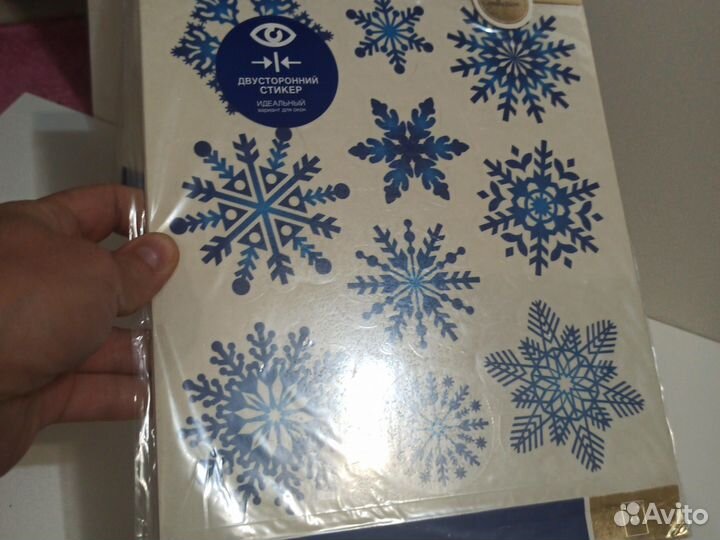 Виниловые наклейки на окно decoretto снежинки