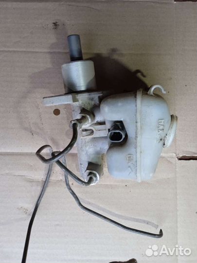 Главный тормозной цилиндр гтц Опель Зафира А