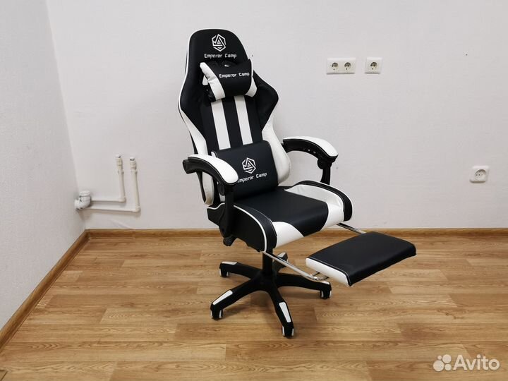 Кресло компьютерное игровое с подножкой