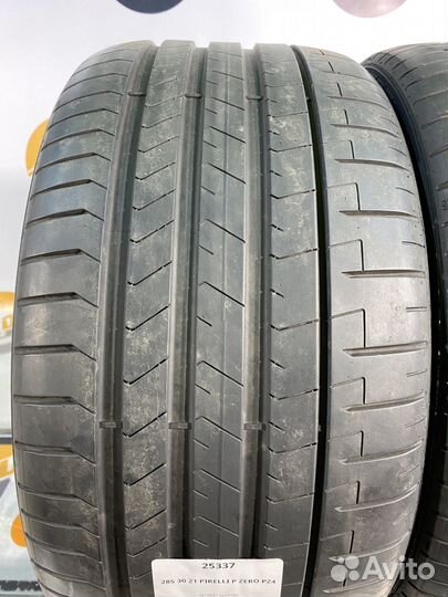 Pirelli P Zero PZ4 285/30 R21 98Y