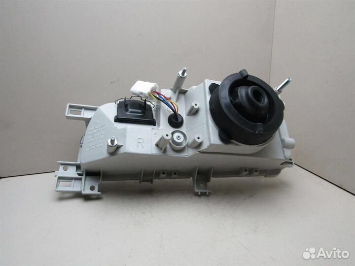 Фара правая Nissan Primera P10E 1990-1996