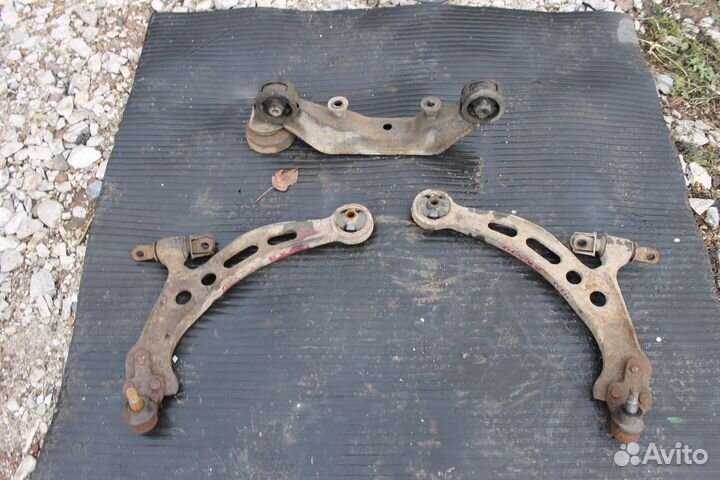 Lexus RX 300 Рычаг передний