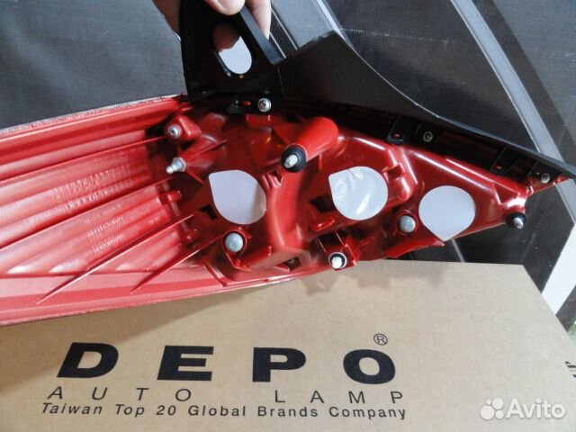 Tiida (5 ) Фонарь задний внешний правый (5 дв) (De