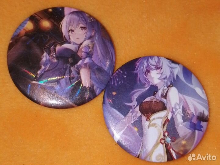 Значки с геншином Б/У