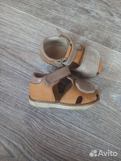 Кожаные сандалии 21размер