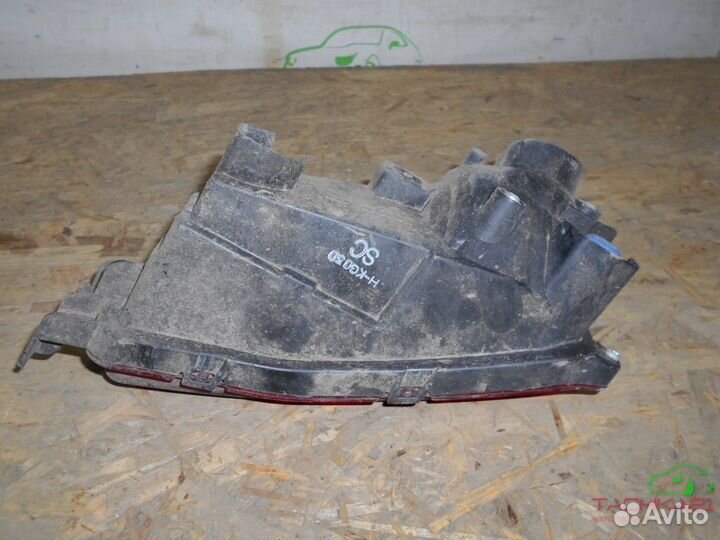 Противотуманный фонарь правый Toyota Fortuner 2