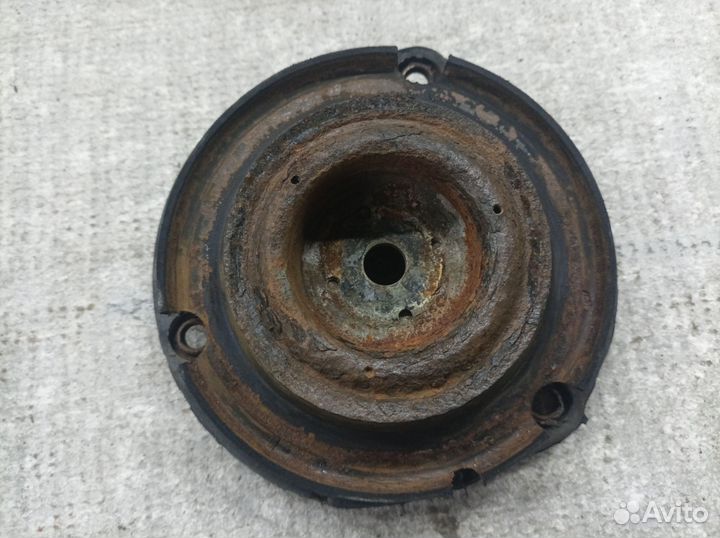 Опорная чашка передней стойки Peugeot 406