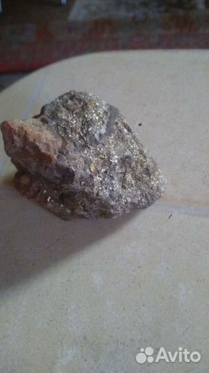 Камни золотая жила на удачу