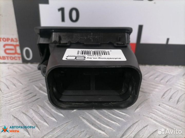 Дефлектор обдува салона Peugeot 307 2003 8264W4