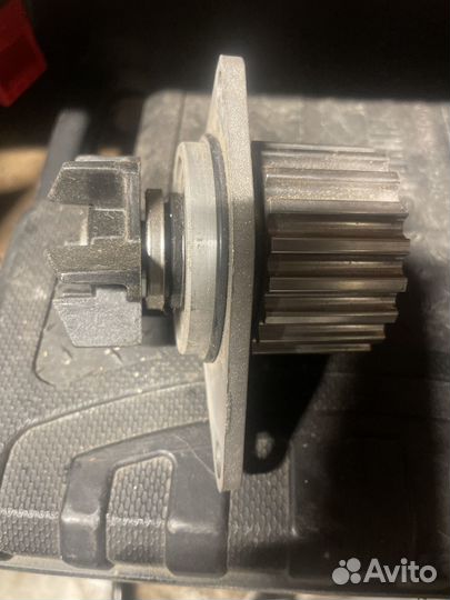 Помпа на Пежо партнер Febi артикул 09260