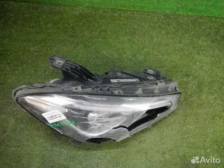 Фара правая Mercedes-Benz CLA-Class