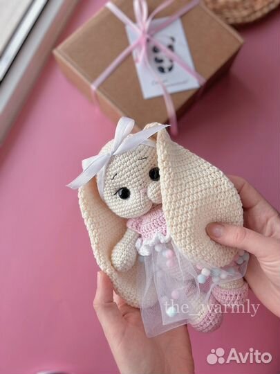 Вязаные зайчики, игрушки