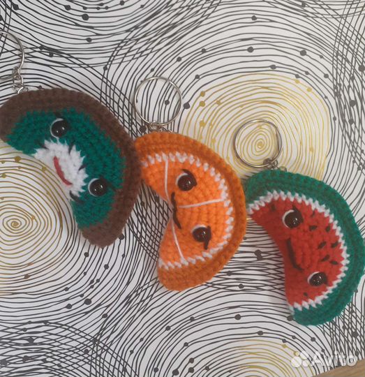 Брелок вязаный