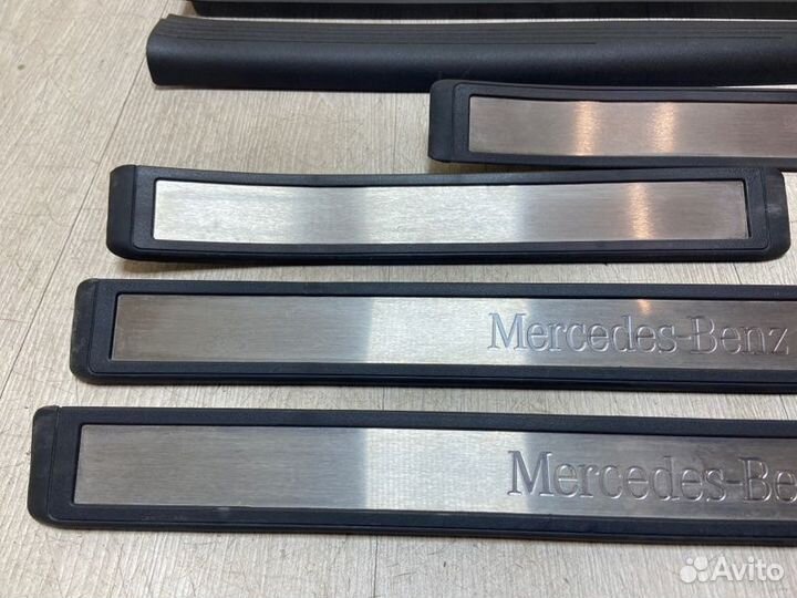 Накладка на порог салона Mercedes Benz E240 W211