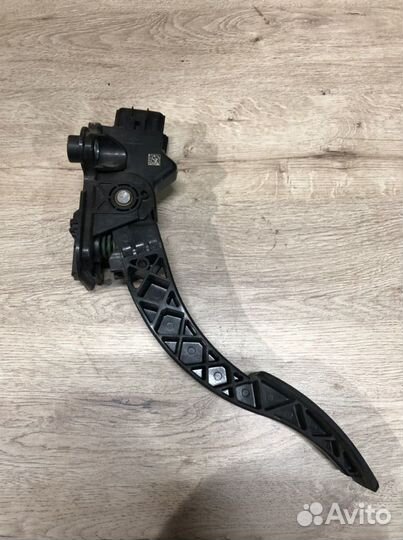 Педаль газа Mitsubishi Lancer X