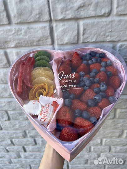 Букеты из сухофруктов и орехов