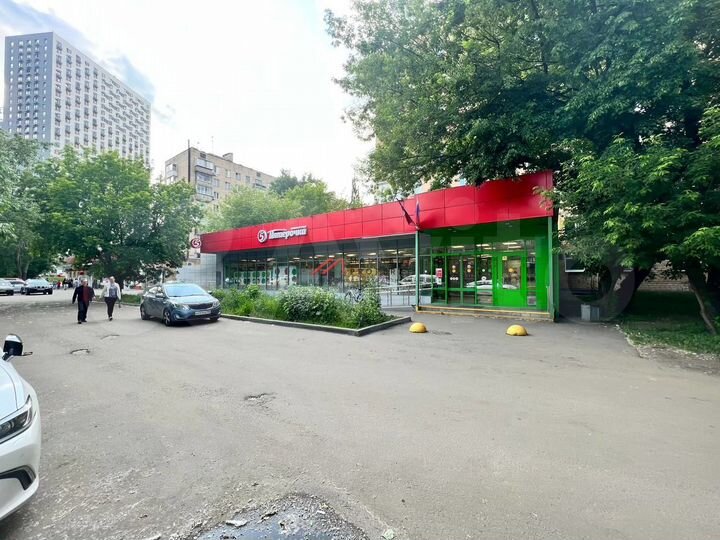 Продам торговое помещение, 572 м²