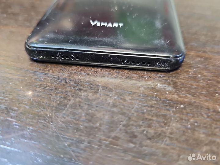 Телефон Vsmart V220B