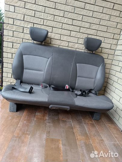 Диван третьего ряда