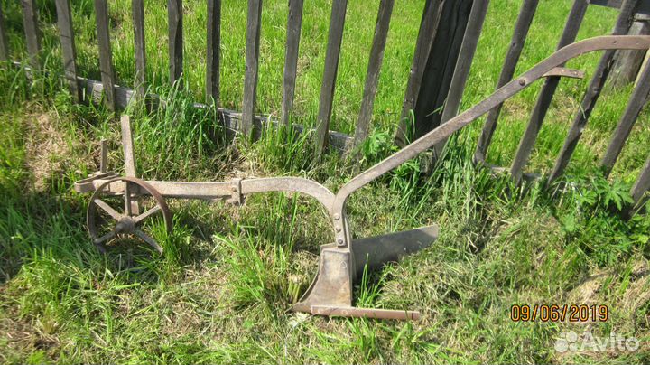 Конный плуг