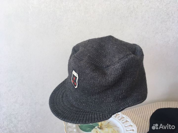 Шапка Dye, Planet eclipse