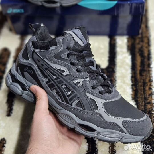 Кроссовки asics зимние