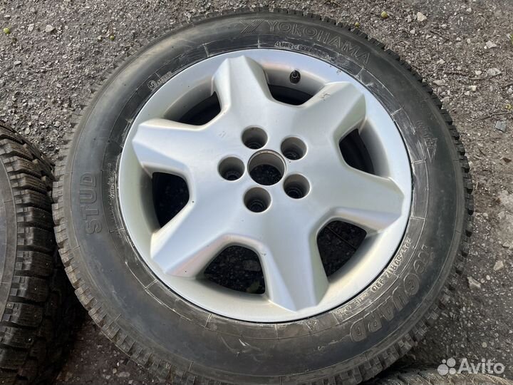 Зима Yokohama 225/60 R17 Литьё 5x114.3 D60.1 ET45