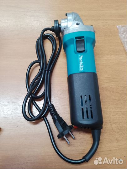 Шлифмашинка makita