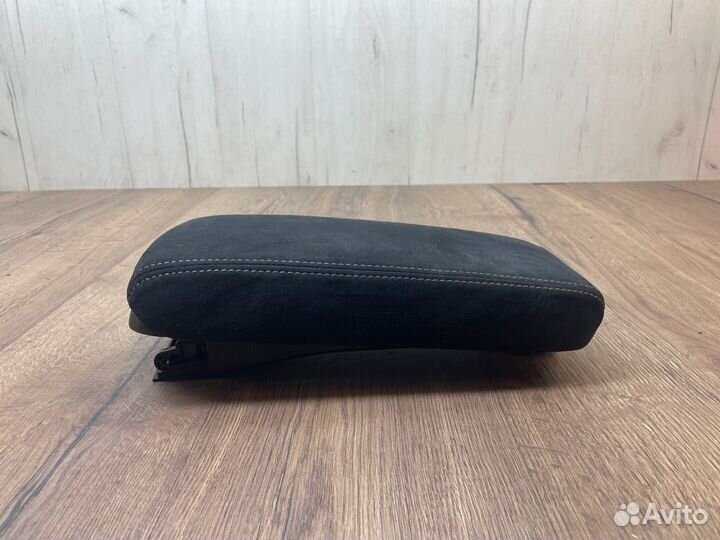 Крышка подлокотника Honda Civic 4D LDA MF5 1.3