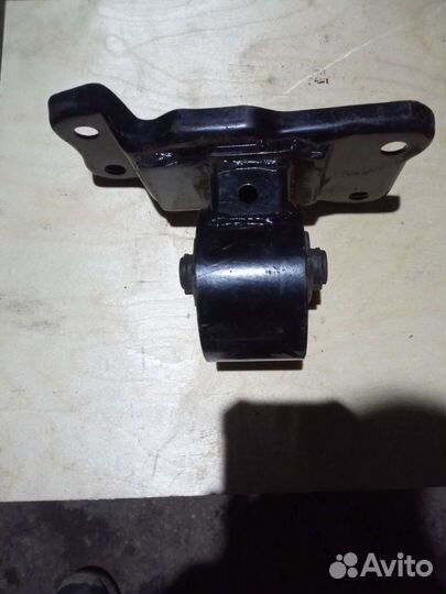 Мицубиси Лансер 9 опора двигателя левая