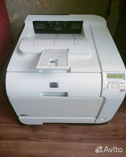 Принтер HP LaserJet Pro 300 color M351a