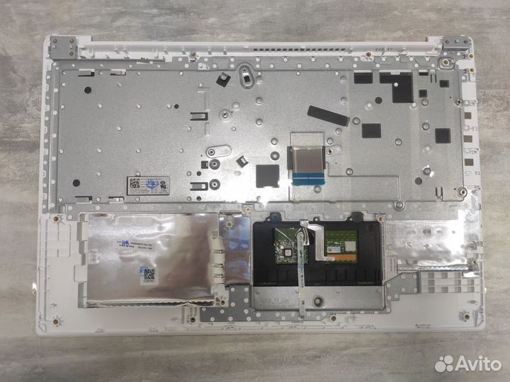 Верхняя часть корпуса Lenovo 320-15IKB с дефектом