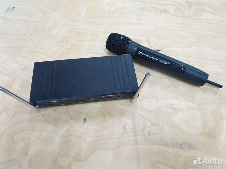 Радиосистема (радиомикрофон) Sennheiser