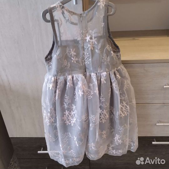 Платье нарядное на девочку