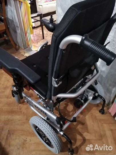 Инвалидная коляска с электроприводом
