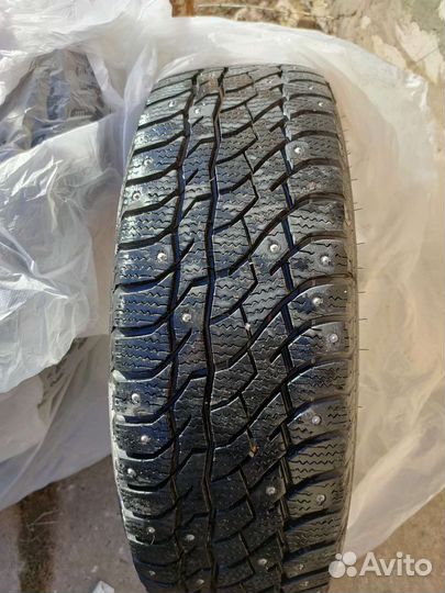 Viatti Bosco Nordico V-523 215/60 R17 96T