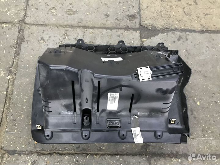 Бардачок Dodge Challenger LA с 2015