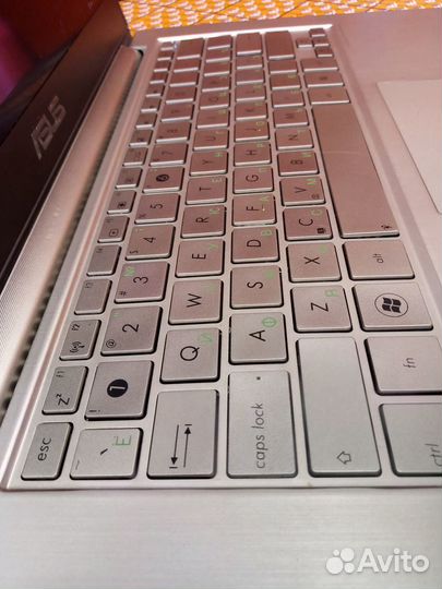 Ультрабук Asus i5-3gen/GF GT 620M/10 RAM/SSD+HDD