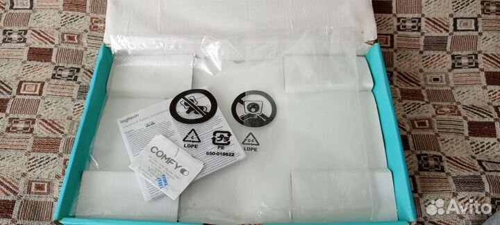 Продам пезпроводную блютуз клавиатуру Logitech