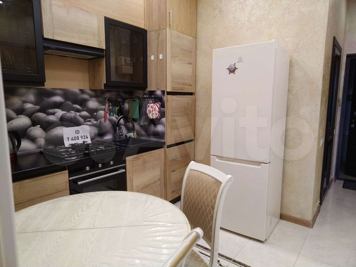 2-к. квартира, 32 м², 1/6 эт.