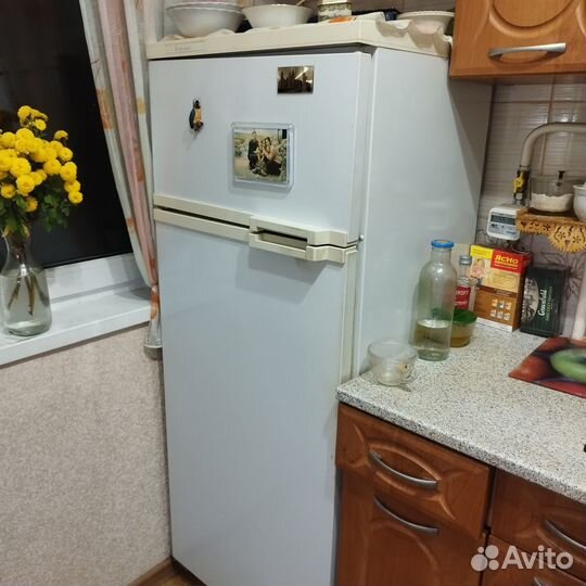 Холодильник Атлант двухкамерный б/у