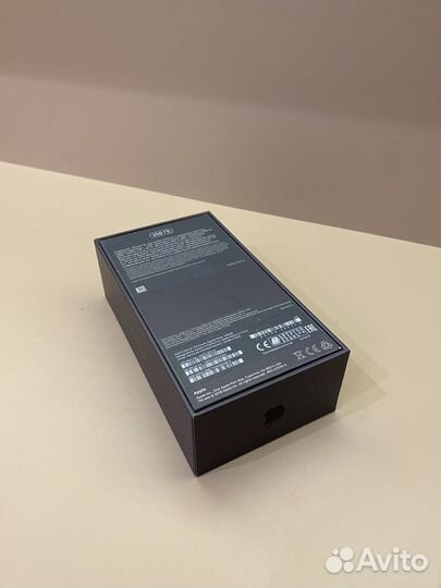 Коробка от iPhone 8 черная