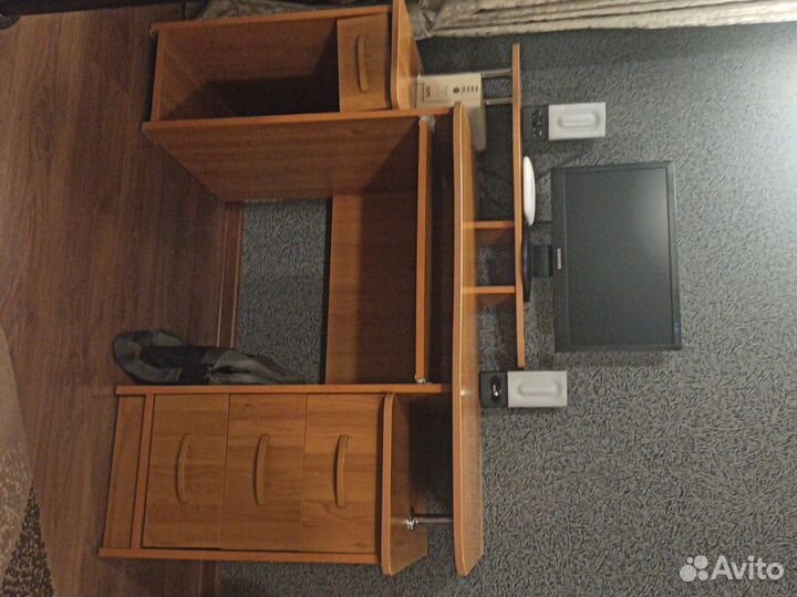 Компьютерный стол